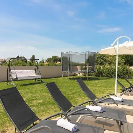 Mit Privatpool Fuer 8 Personen Ca 178 Qm In Pula, Istrien Istrische Riviera