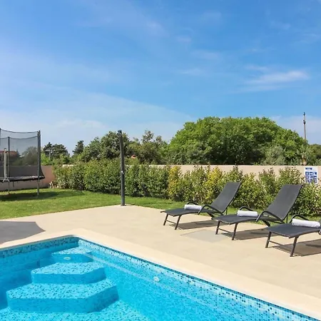 Mit Privatpool Fuer 8 Personen Ca 178 Qm In Pula, Istrien Istrische Riviera
