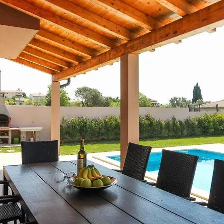 Mit Privatpool Fuer 8 Personen Ca 178 Qm In Pula, Istrien Istrische Riviera